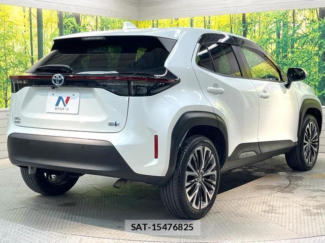 Toyota YARIS CROSS 2022-09 8878025-16