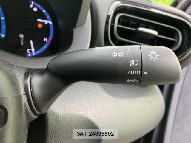 Toyota YARIS CROSS 2023-11 8878130-15
