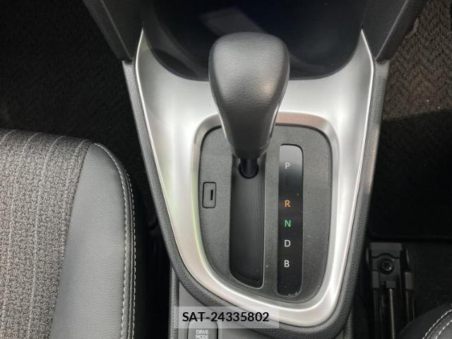 Toyota YARIS CROSS 2023-11 8878130-17