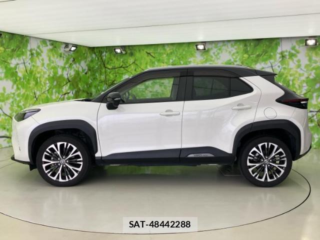 Toyota YARIS CROSS 2021-11 8878141-1