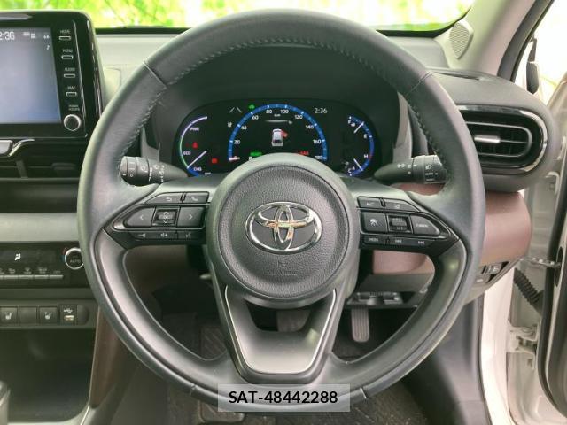 Toyota YARIS CROSS 2021-11 8878141-11