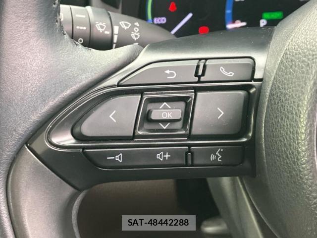 Toyota YARIS CROSS 2021-11 8878141-13