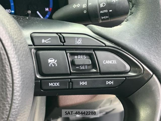 Toyota YARIS CROSS 2021-11 8878141-14