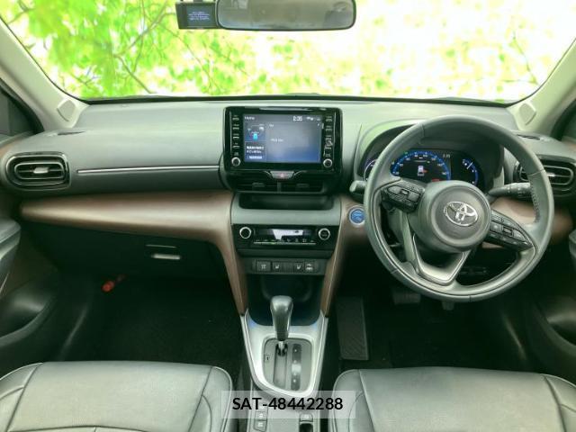 Toyota YARIS CROSS 2021-11 8878141-3