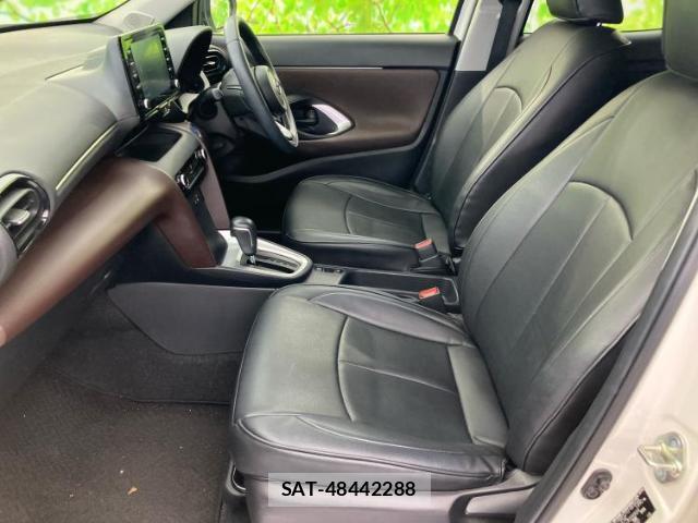 Toyota YARIS CROSS 2021-11 8878141-5