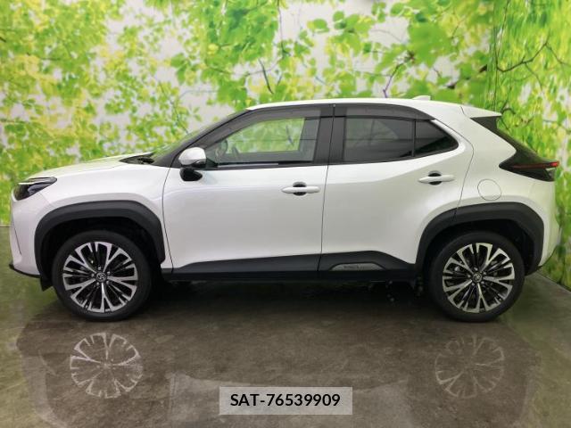 Toyota YARIS CROSS 2023-04 8878236-1