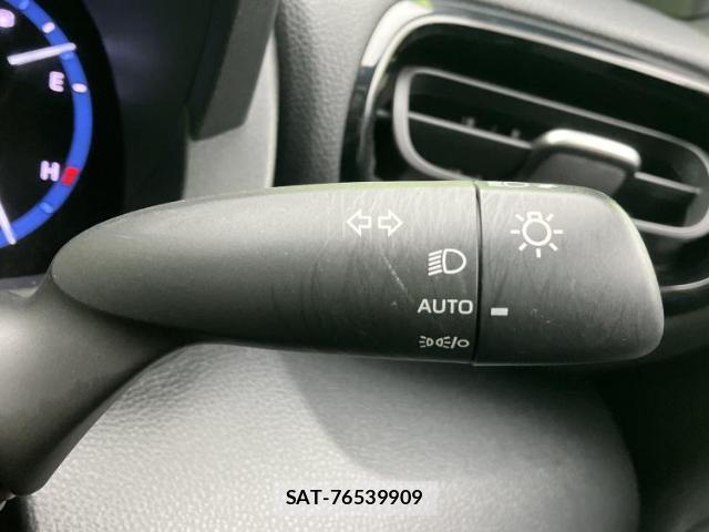 Toyota YARIS CROSS 2023-04 8878236-13
