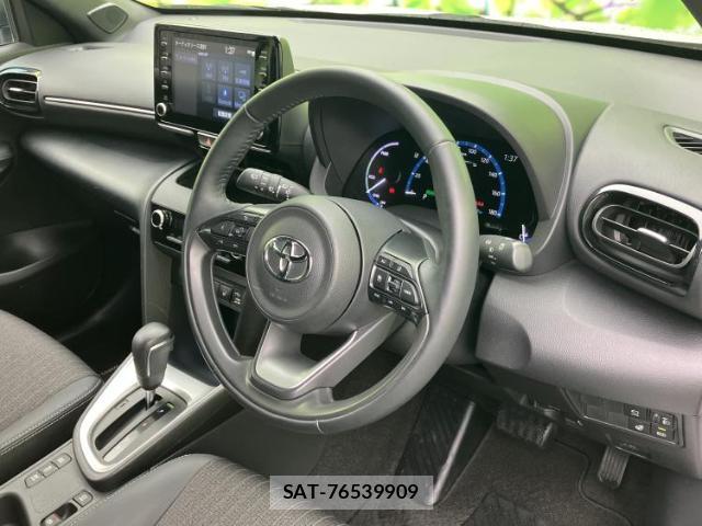 Toyota YARIS CROSS 2023-04 8878236-4