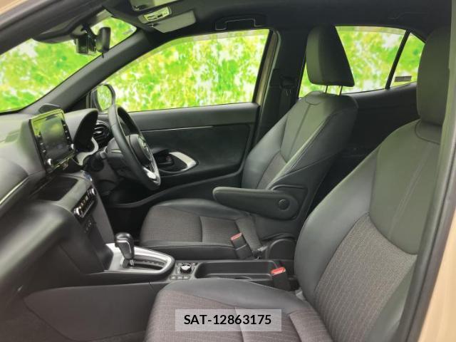 Toyota YARIS CROSS 2022-11 8878275-5