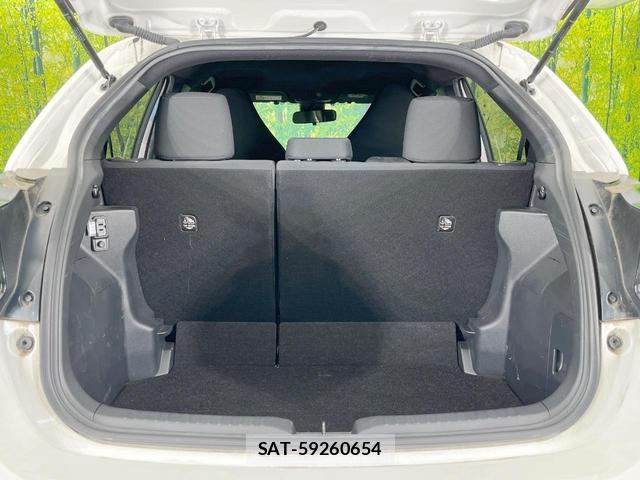 Toyota YARIS 2023-08 8876585-9
