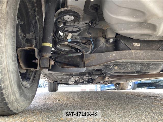 Toyota YARIS 2021-06 8876747-14