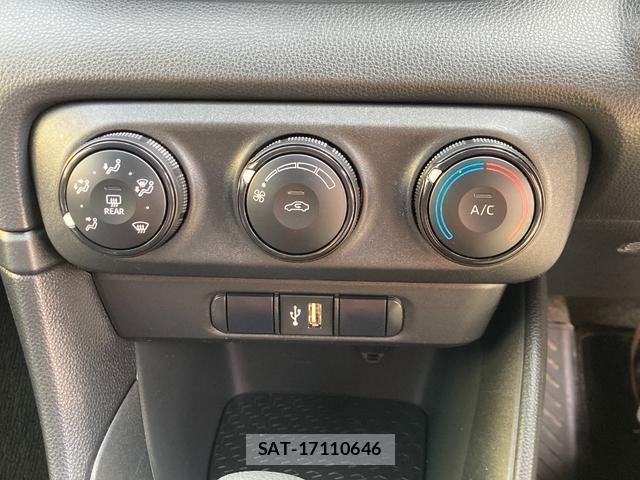 Toyota YARIS 2021-06 8876747-16
