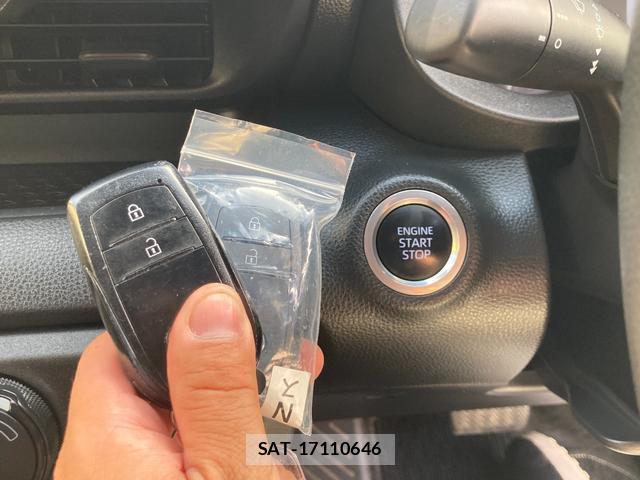 Toyota YARIS 2021-06 8876747-17