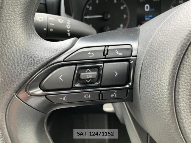 Toyota YARIS 2022-10 8877025-13