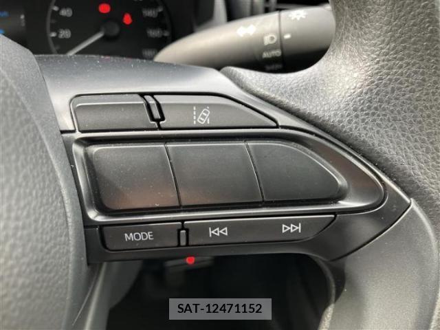 Toyota YARIS 2022-10 8877025-14