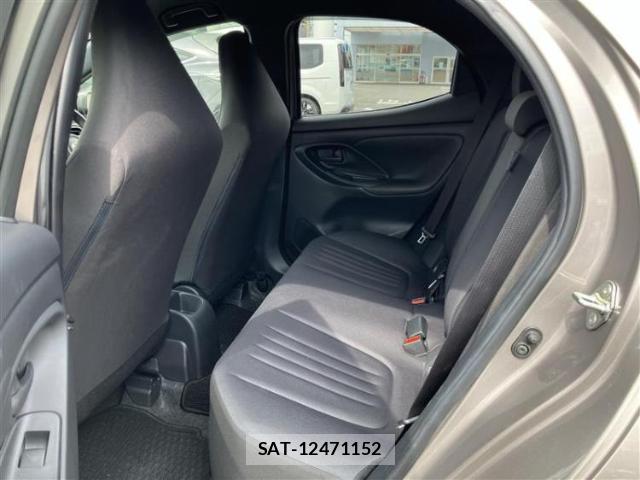 Toyota YARIS 2022-10 8877025-5