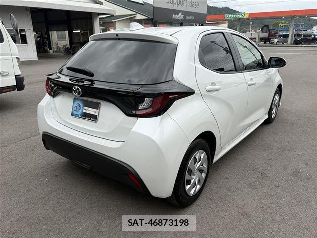 Toyota YARIS 2022-08 8877095-1