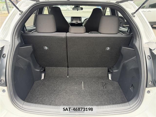 Toyota YARIS 2022-08 8877095-10