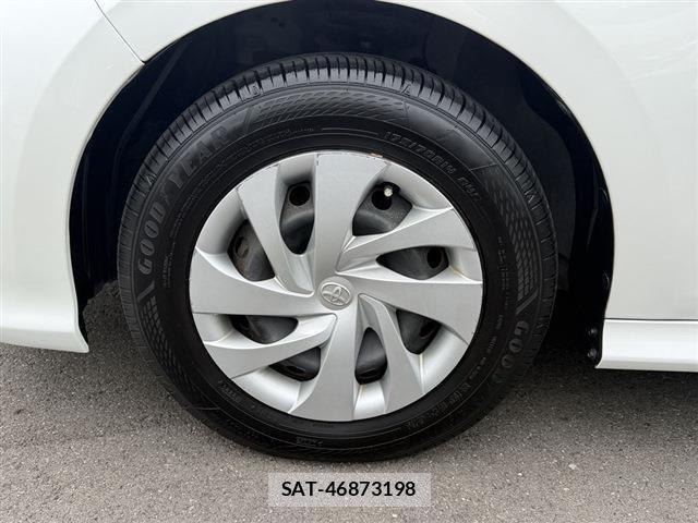 Toyota YARIS 2022-08 8877095-15