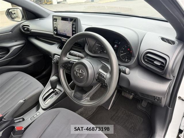 Toyota YARIS 2022-08 8877095-16