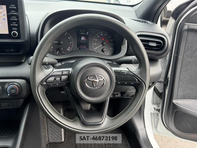 Toyota YARIS 2022-08 8877095-18