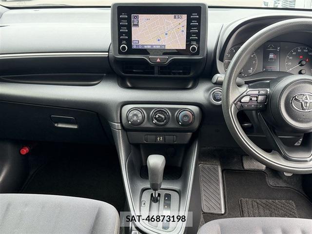 Toyota YARIS 2022-08 8877095-19