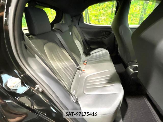 Toyota YARIS 2024-12 8877221-8