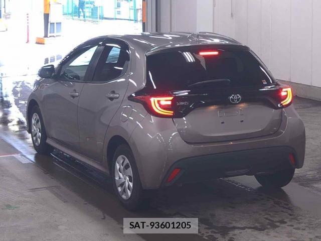 Toyota YARIS 2023-06 8877810-1