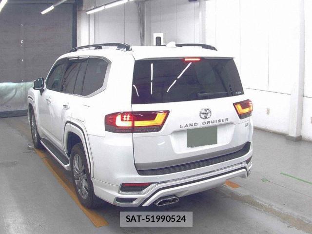 2025 Toyota Land Cruiser 300 — Photo 2