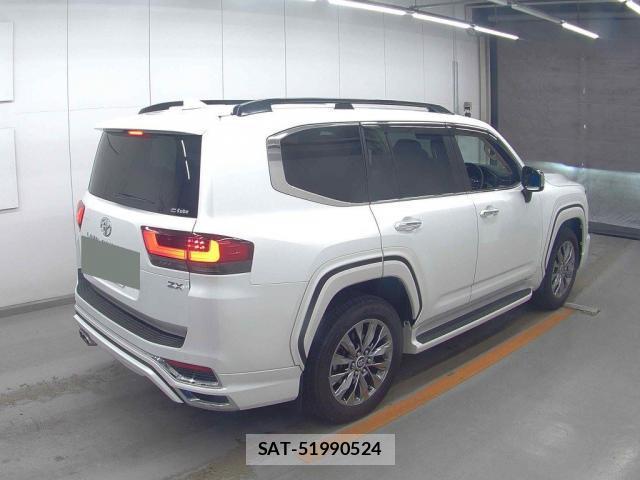2025 Toyota Land Cruiser 300 — Photo 4