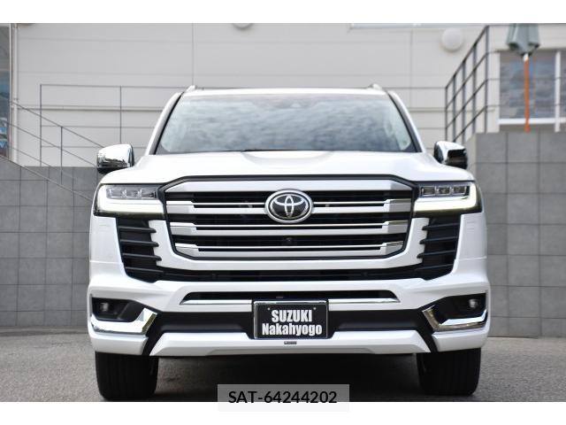 2023 Toyota Land Cruiser — Photo 2