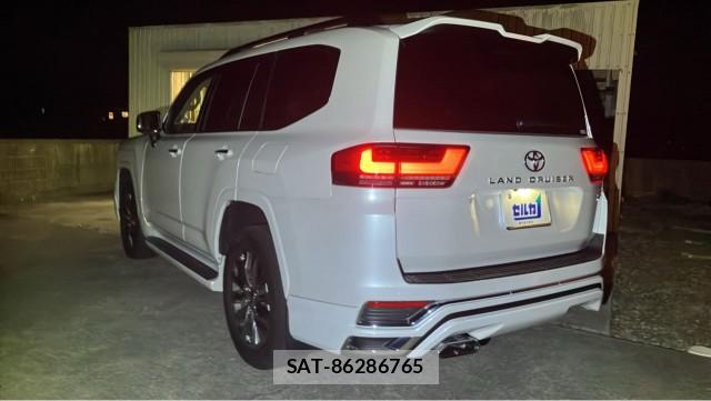 2023 Toyota Land Cruiser 300 — Photo 4