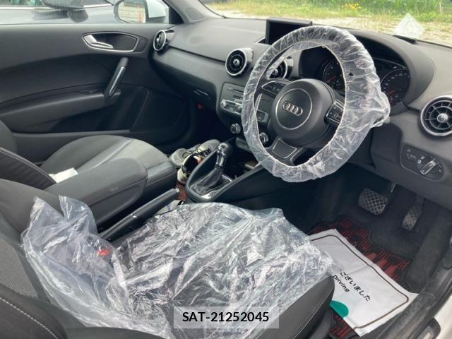 Audi A1 2013-12 7214966-9