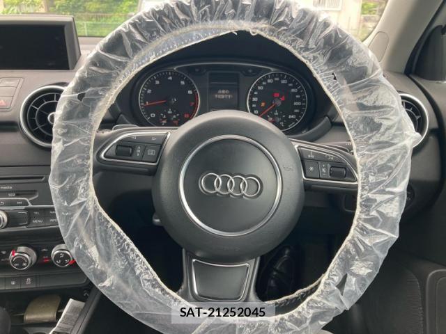 Audi A1 2013-12 7214966-13