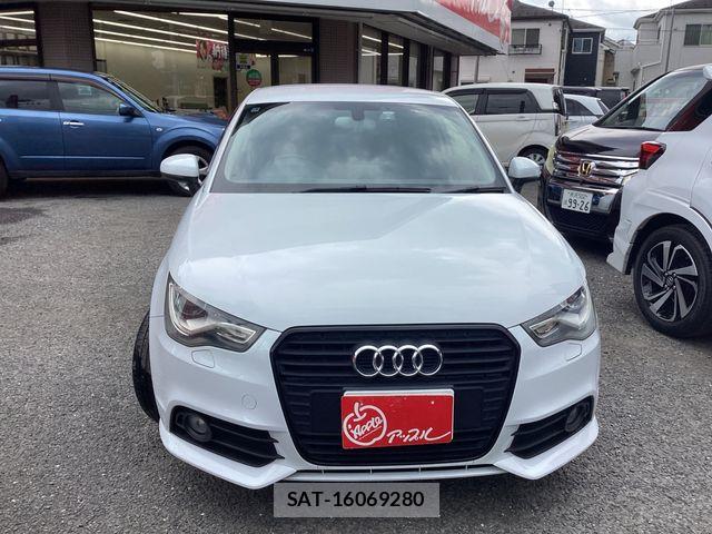 Audi A1 2013-02 7875318-9