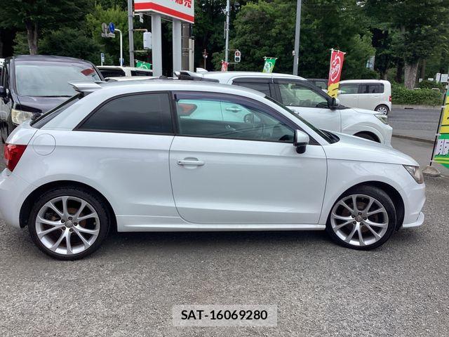 Audi A1 2013-02 7875318-6