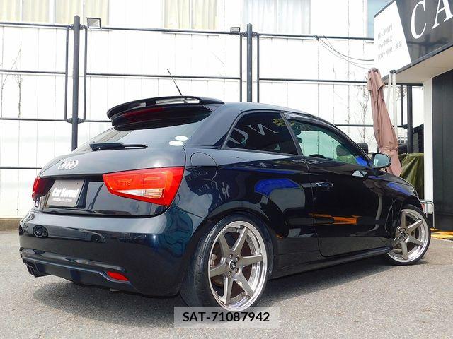Audi A1 2011-08 8206351-13