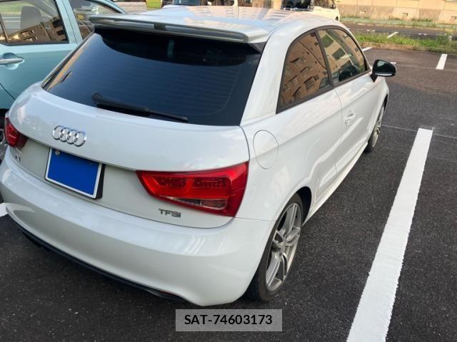Audi A1 2013-03 8228917-6