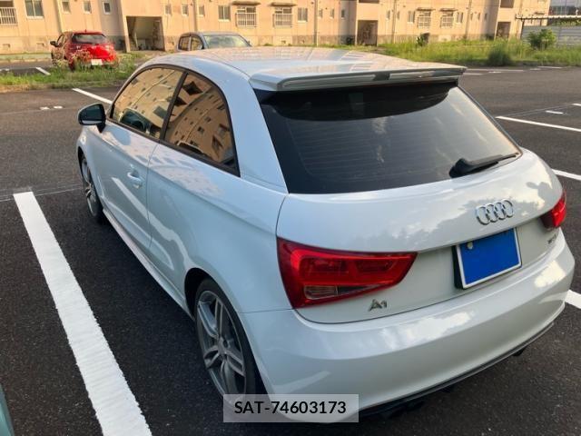 Audi A1 2013-03 8228917-7