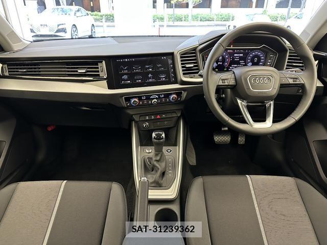 Audi A1 2025-12 6610572-9