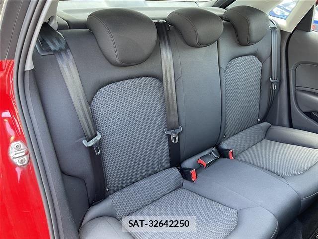 Audi A1 2016-11 6750892-13