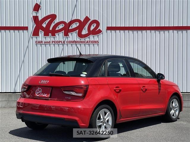 Audi A1 2016-11 6750892-2
