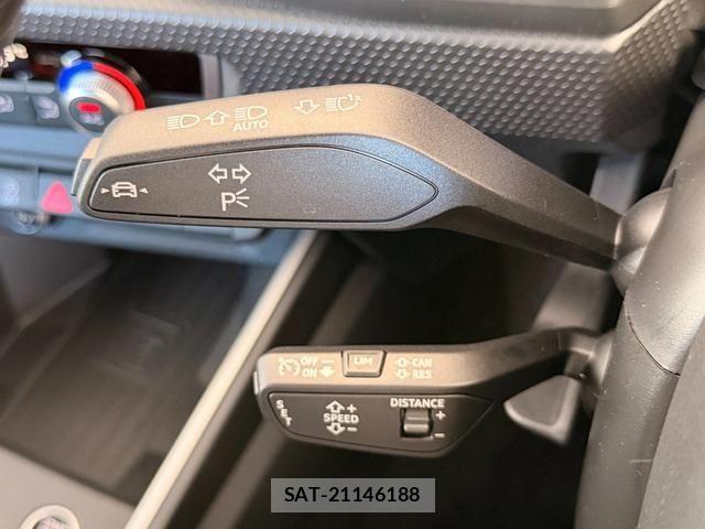 Audi A1 2025-10 7214964-7