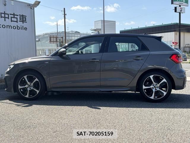 Audi A1 2025-10 7271537-13