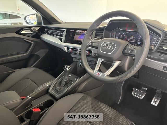 Audi A1 2025-10 7356845-1