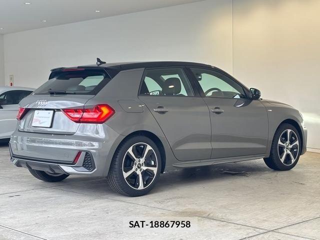 Audi A1 2025-10 7356845-2