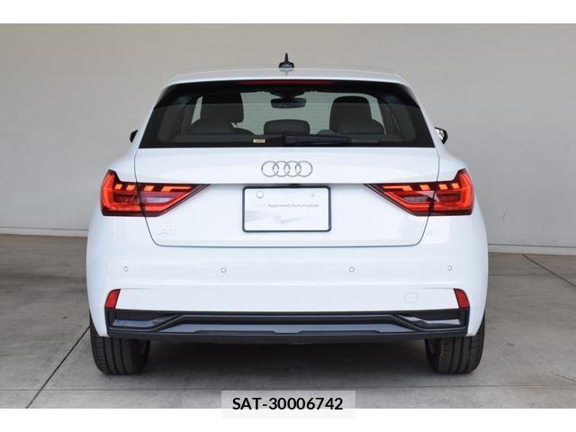 Audi A1 2025-10 7391383-13