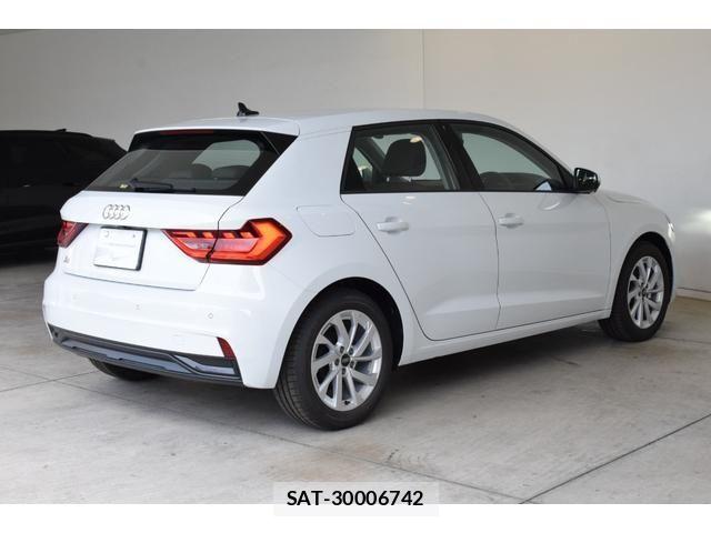Audi A1 2025-10 7391383-2