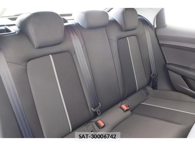Audi A1 2025-10 7391383-4