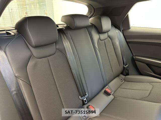 Audi A1 2025-10 7391380-4